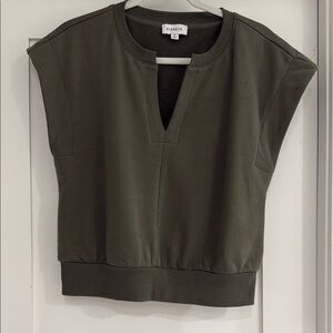 Evereve Green Cap Sleeve Muscle Tee with Mandarin Collar